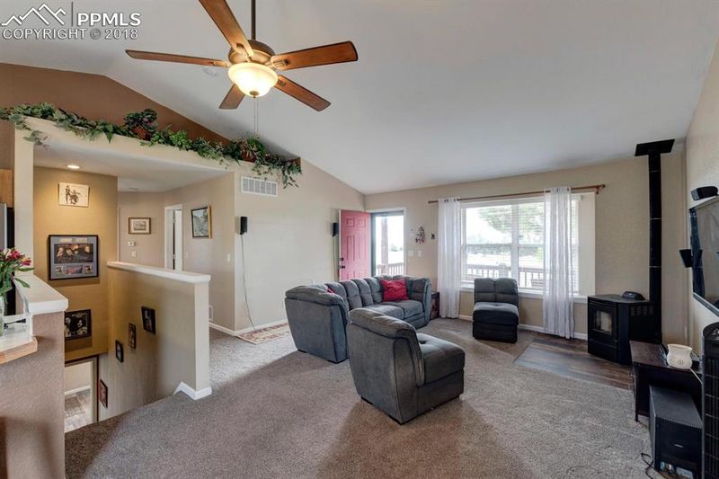 27241 Plainview Dr, Kiowa, CO 80117
