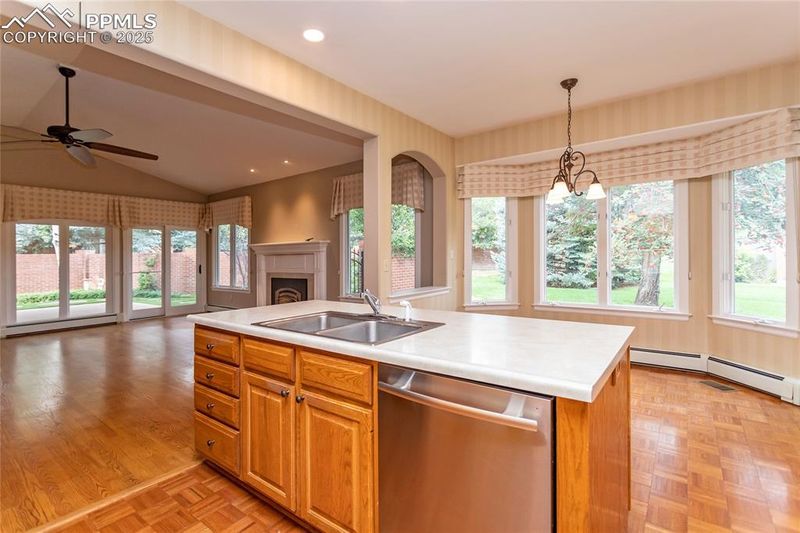 2730 Ashgrove St, Colorado Springs, CO 80906