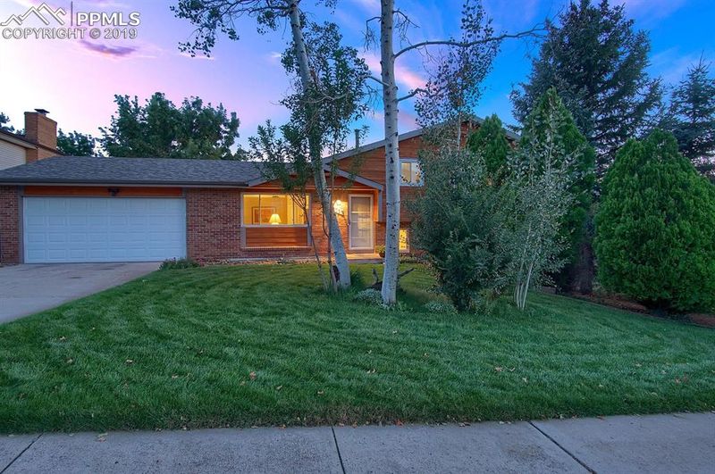 2735 Maroon Bells Ave, Colorado Springs, CO 80918
