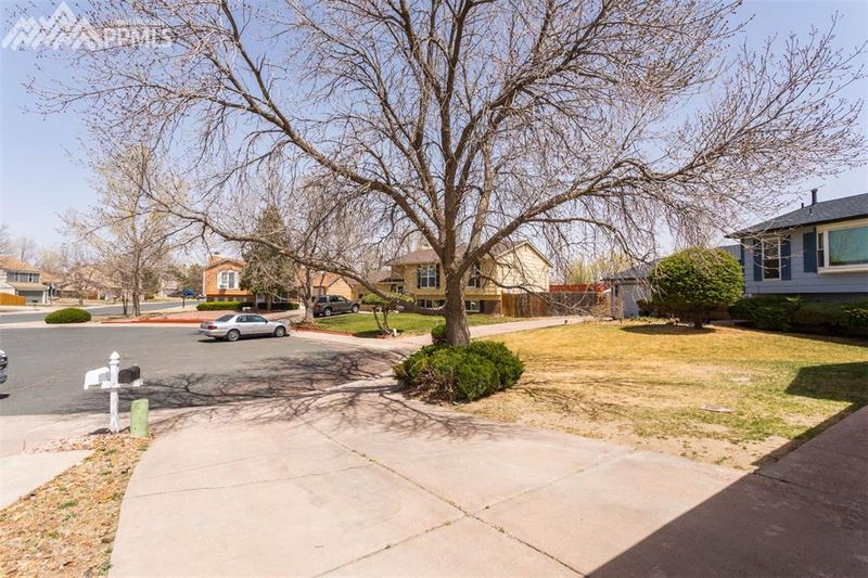 2739 Dickens Dr, Colorado Springs, CO 80916