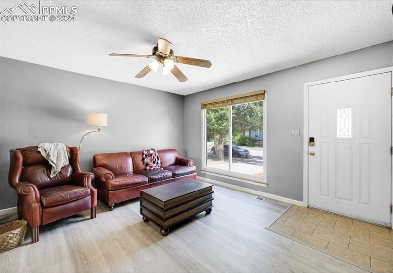 2742 Ferber Dr, Colorado Springs, CO 80916