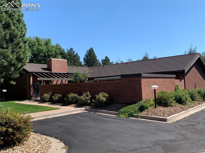 2745 Fox Grove Ct, Colorado Springs, CO 80906