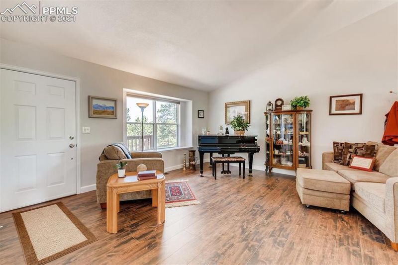 27459 Plainview Dr, Kiowa, CO 80117