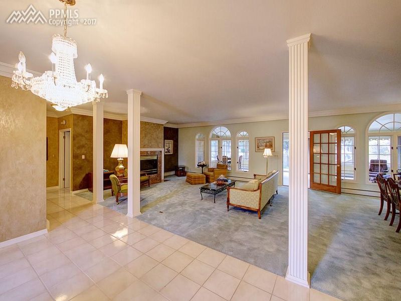 2760 Ashgrove St, Colorado Springs, CO 80906