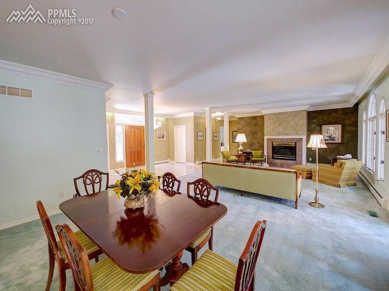 2760 Ashgrove St, Colorado Springs, CO 80906