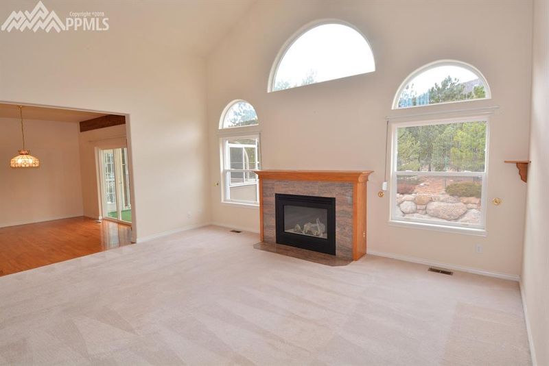 2760 Rossmere St, Colorado Springs, CO 80919