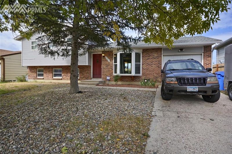 2766 Ferber Dr, Colorado Springs, CO 80916