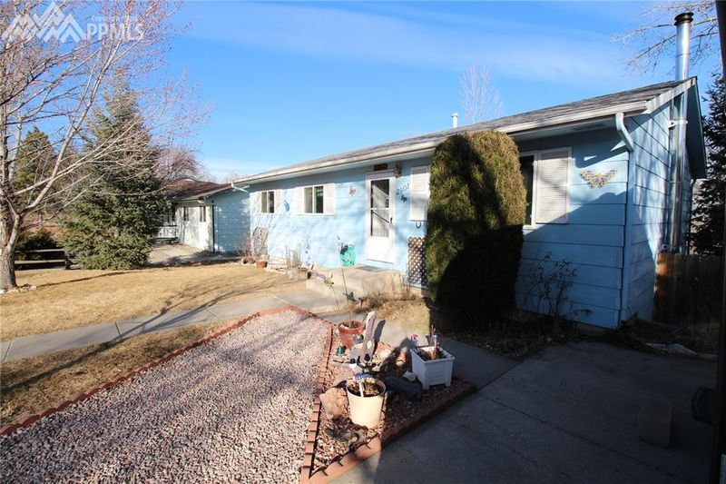 2801 Sage St, Colorado Springs, CO 80907