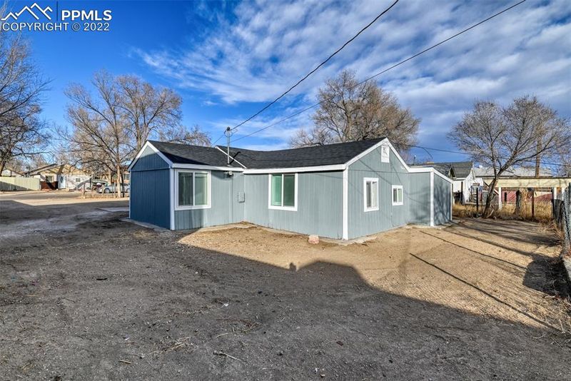 2804 E 13th St, Pueblo, CO 81001