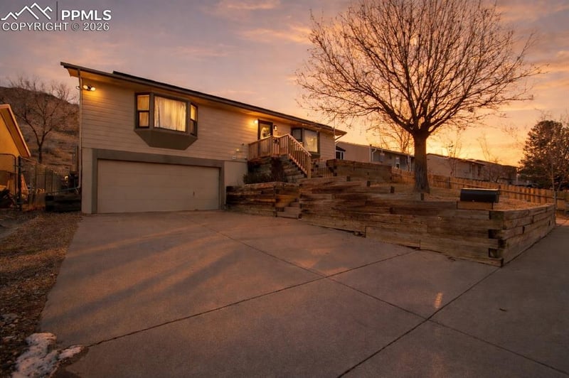2804 Straus Ln, Colorado Springs, CO 80907