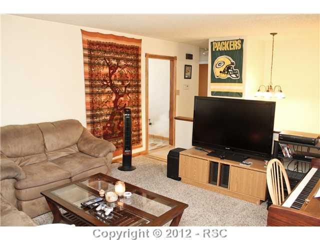 2805 Sage Dr, Colorado Springs, CO 80907