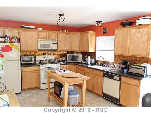 2805 Sage Dr, Colorado Springs, CO 80907