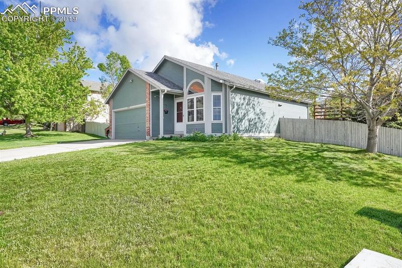 2810 Front Royal Dr, Colorado Springs, CO 80919