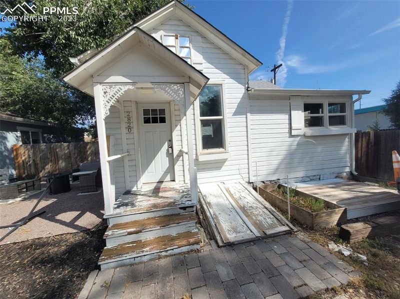 2820 W Cucharras St, Colorado Springs, CO 80904