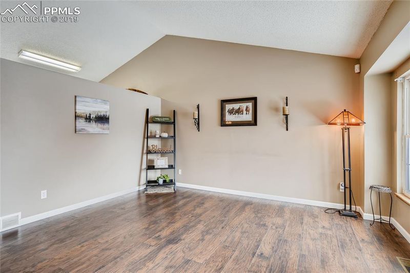 2820 Warrenton Way, Colorado Springs, CO 80922