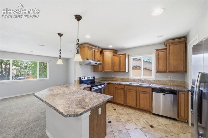 2826 Pinnacle Dr, Colorado Springs, CO 80910