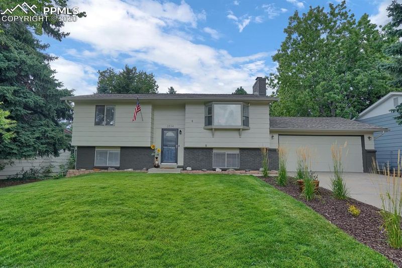 2834 Shadowglen Dr, Colorado Springs, CO 80918
