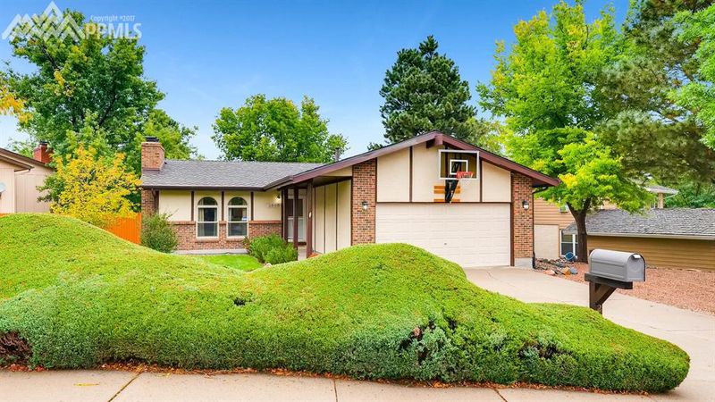 2835 W Enchanted Cir, Colorado Springs, CO 80917