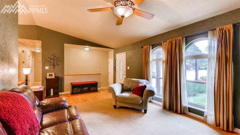 2835 W Enchanted Cir, Colorado Springs, CO 80917