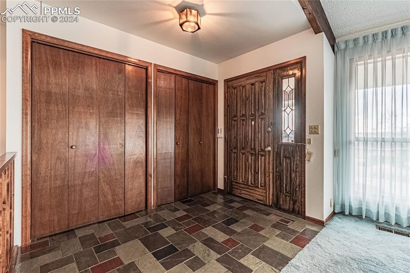 2842 Valley Hi Ave, Colorado Springs, CO 80910