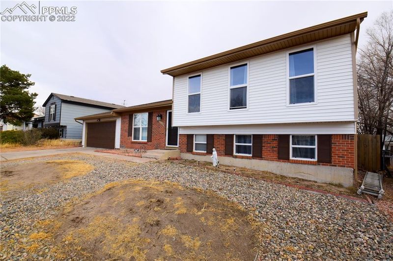 2845 Clarendon Dr, Colorado Springs, CO 80916