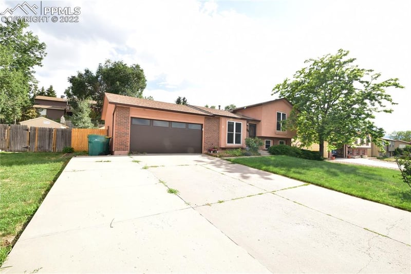 2853 Deliverance Dr, Colorado Springs, CO 80918