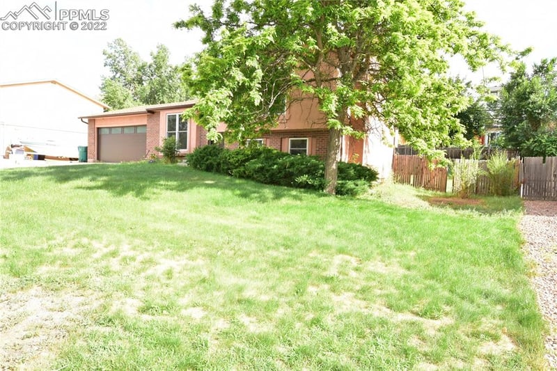 2853 Deliverance Dr, Colorado Springs, CO 80918