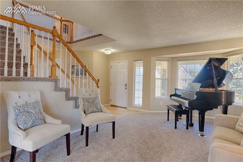 2855 Bethune Ct, Colorado Springs, CO 80920