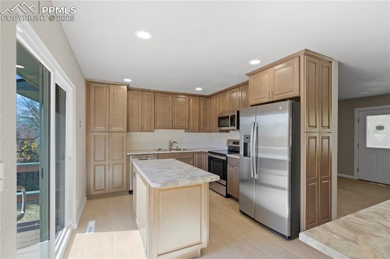 2855 El Capitan Dr, Colorado Springs, CO 80918