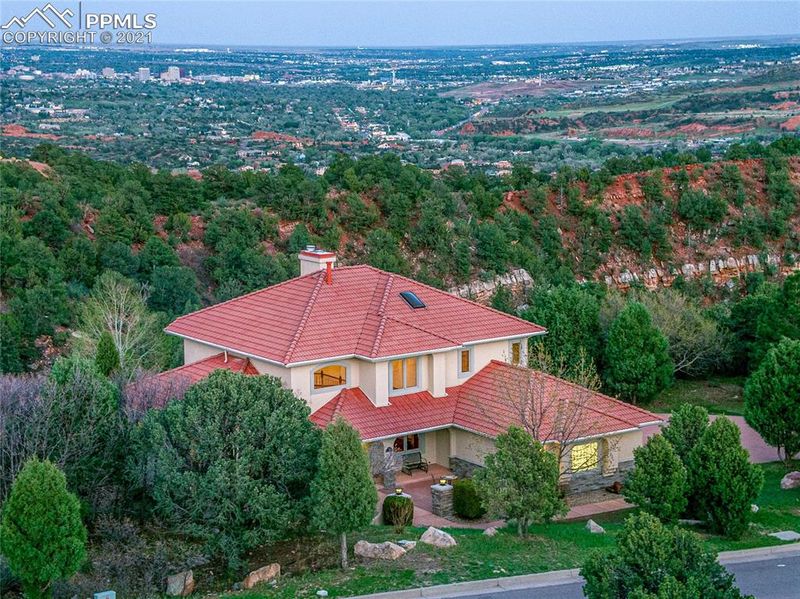 2865 Black Canyon Rd, Colorado Springs, CO 80904