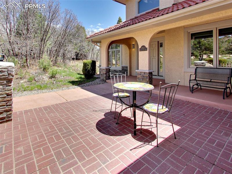2865 Black Canyon Rd, Colorado Springs, CO 80904