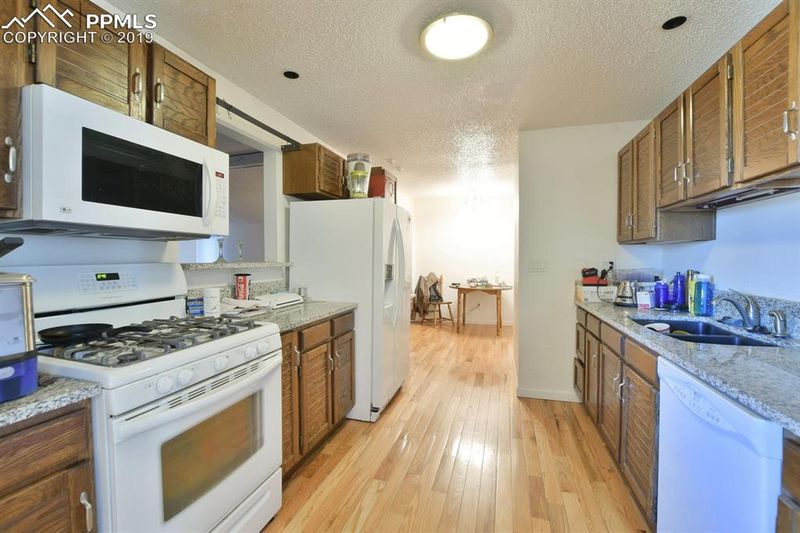 2874 Keystone Cir, Colorado Springs, CO 80918