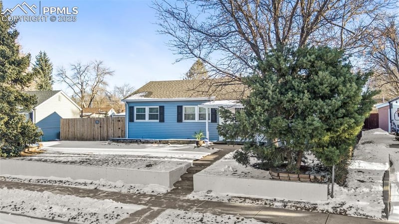 2879 Merry Ln, Colorado Springs, CO 80909