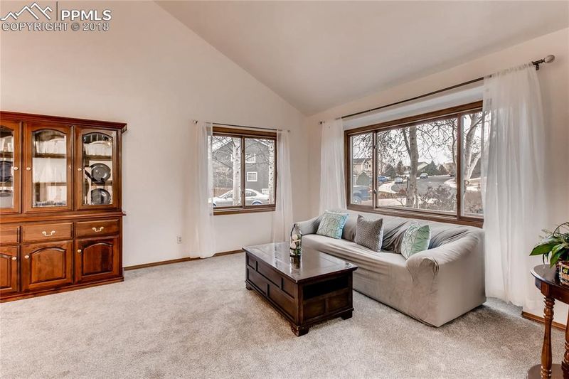 288 Candletree Cir, Monument, CO 80132