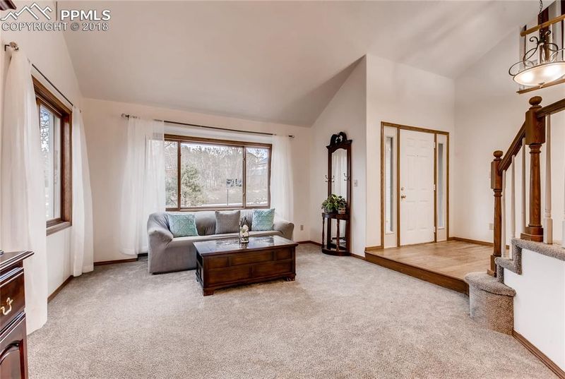 288 Candletree Cir, Monument, CO 80132