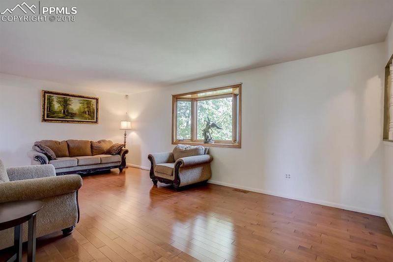 2880 Inspiration Dr, Colorado Springs, CO 80917