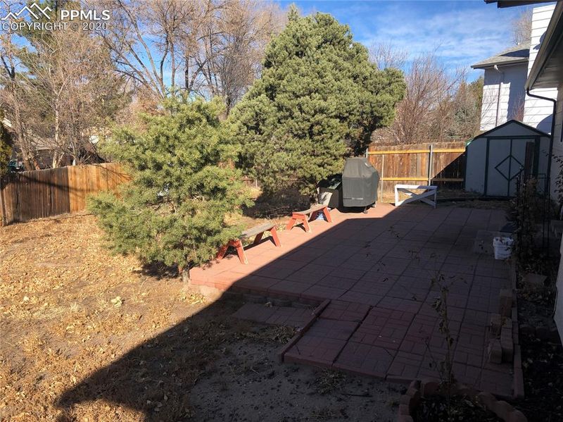 2882 Dickens Dr, Colorado Springs, CO 80916