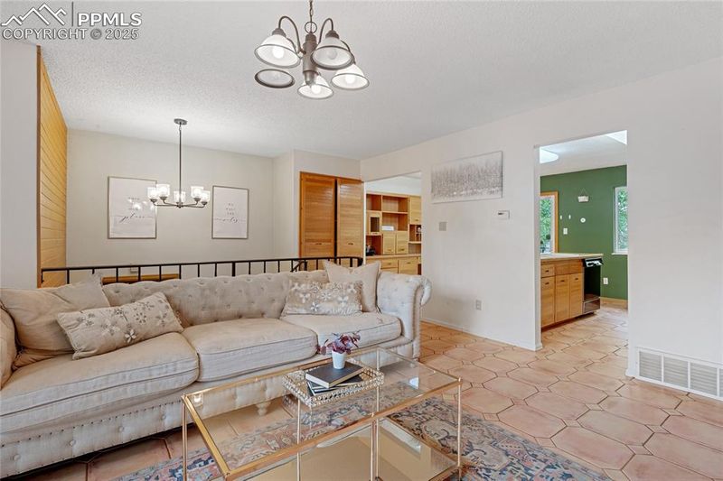 2885 Clarendon Dr, Colorado Springs, CO 80916