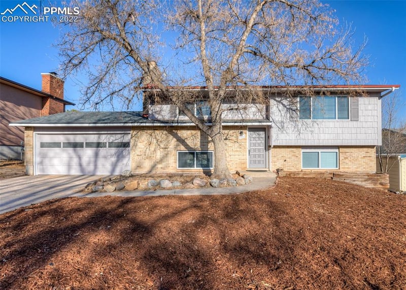 2885 El Capitan Dr, Colorado Springs, CO 80918