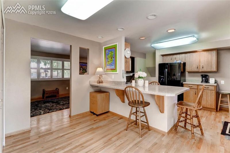 2890 El Capitan Dr, Colorado Springs, CO 80918