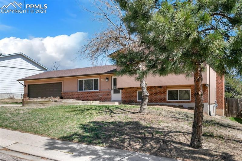 2895 El Capitan Dr, Colorado Springs, CO 80918