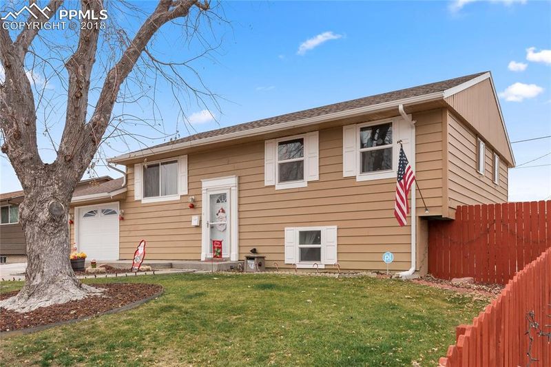 29 Macgregor Rd, Pueblo, CO 81001