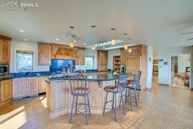 29 Sanford Rd, Colorado Springs, CO 80906
