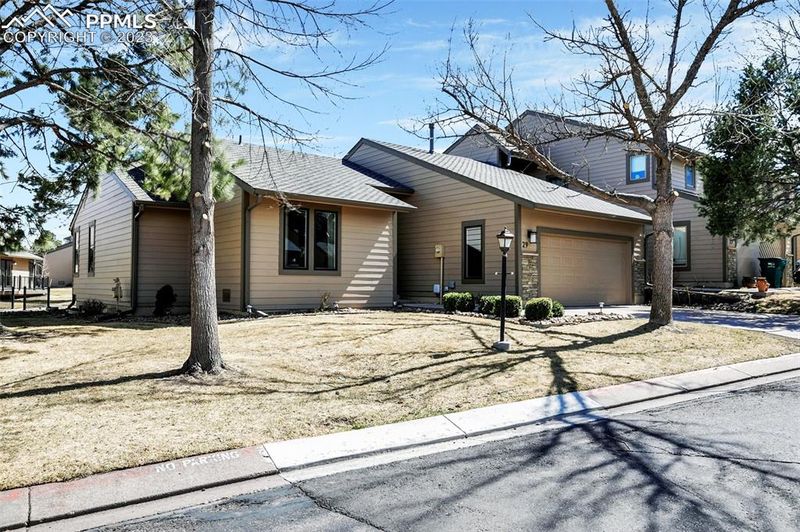 29 Woodbridge Dr, Colorado Springs, CO 80906