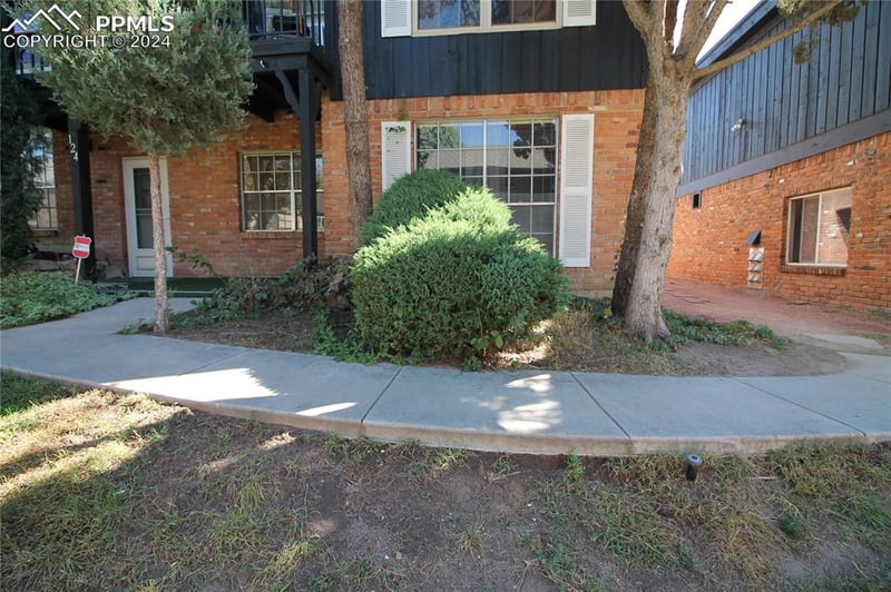 2902 Airport Rd #124, Colorado Springs, CO 80910