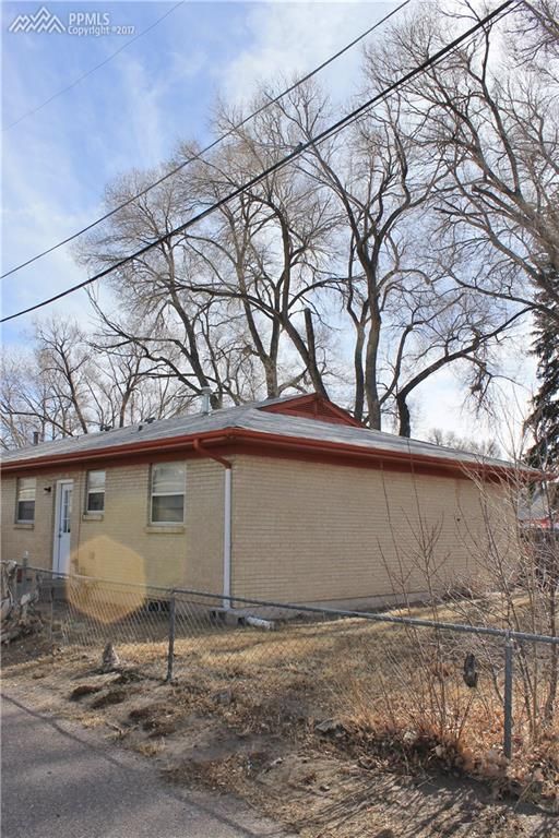 2905 N Hancock Ave, Colorado Springs, CO 80907