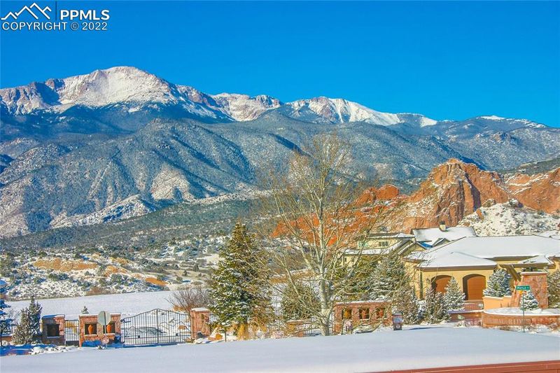 2905 Mesa Rd #A, Colorado Springs, CO 80904