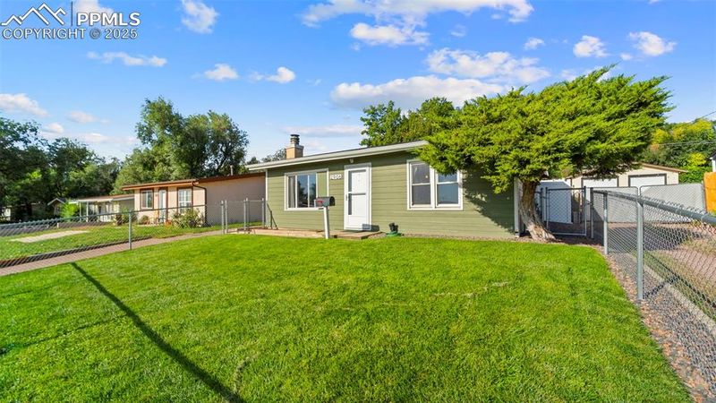 2906 N Chestnut St, Colorado Springs, CO 80907