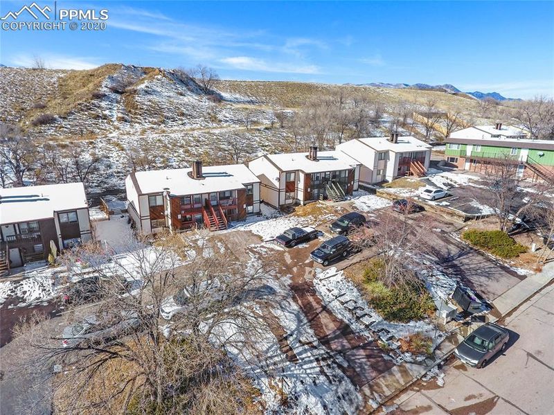 2906 Straus Ln, Colorado Springs, CO 80907