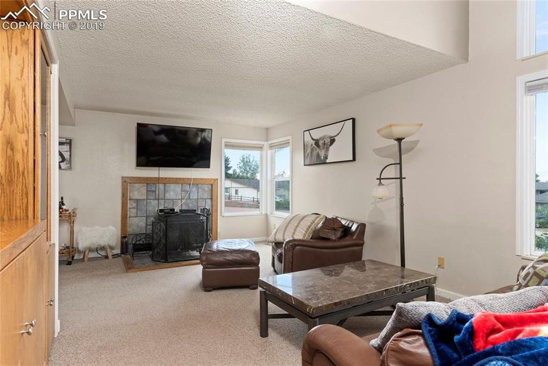 2910 Keystone Cir, Colorado Springs, CO 80918